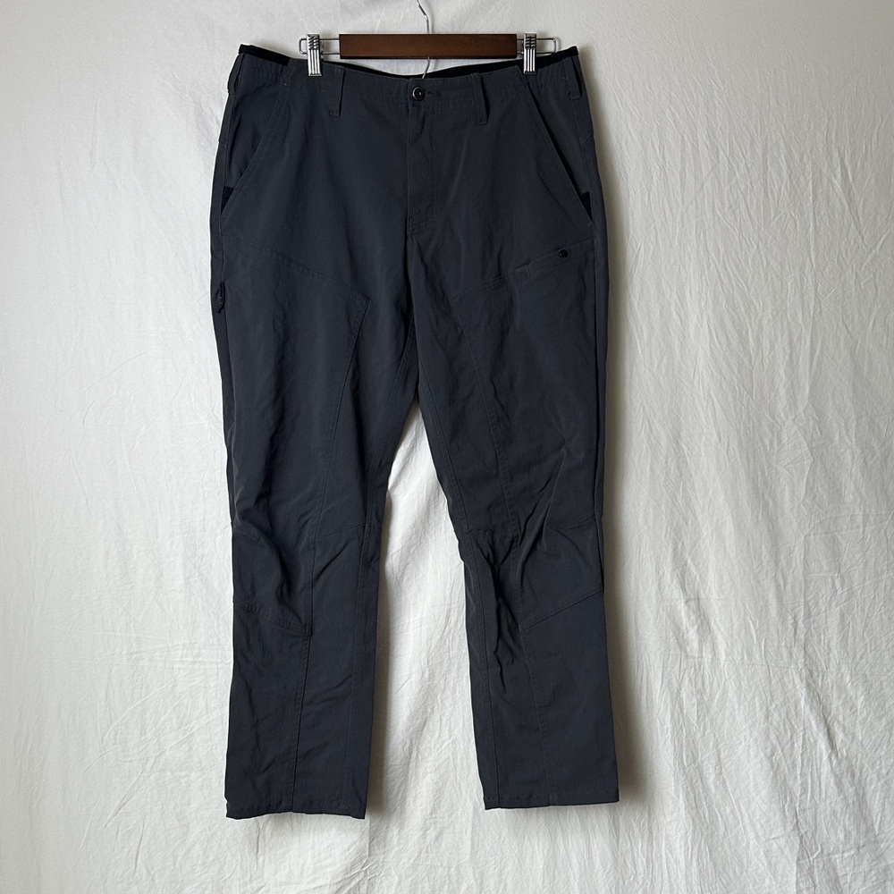 Mountain Hardwear Men's Dark Gray Cargo Pants